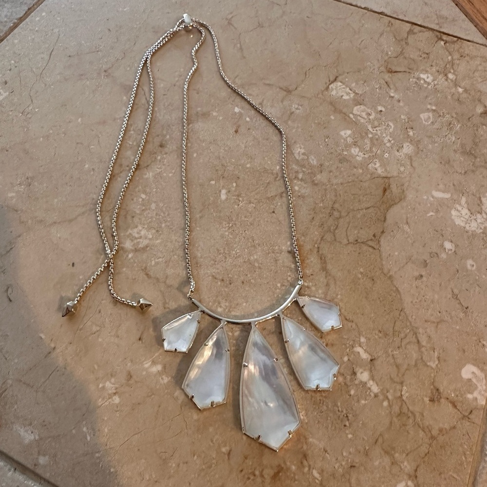 Kendra Scott Gold Rhyan Adjustable Necklace in Ivory Pearlescent